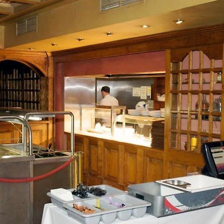 Island View Hotel Малахайд Екстериор снимка