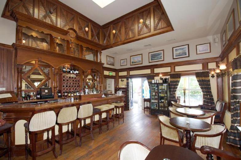 Island View Hotel Малахайд Екстериор снимка